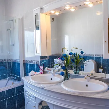 Residência Vitória De São Marcos 5*